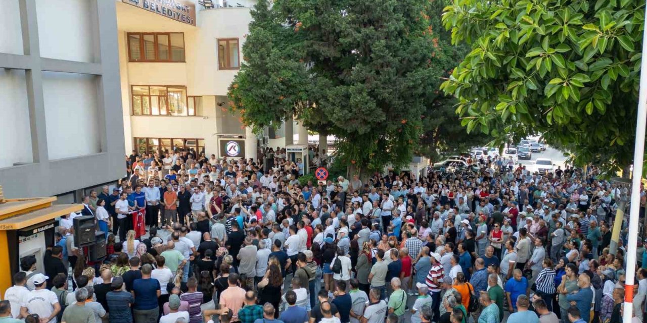 Manavgat’ta Tutuklanan Belediye Başkanı Nefi Kara’ya Destek Mitingi