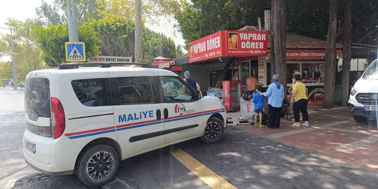 Antalya’da Yanan Büfe Küle Döndü