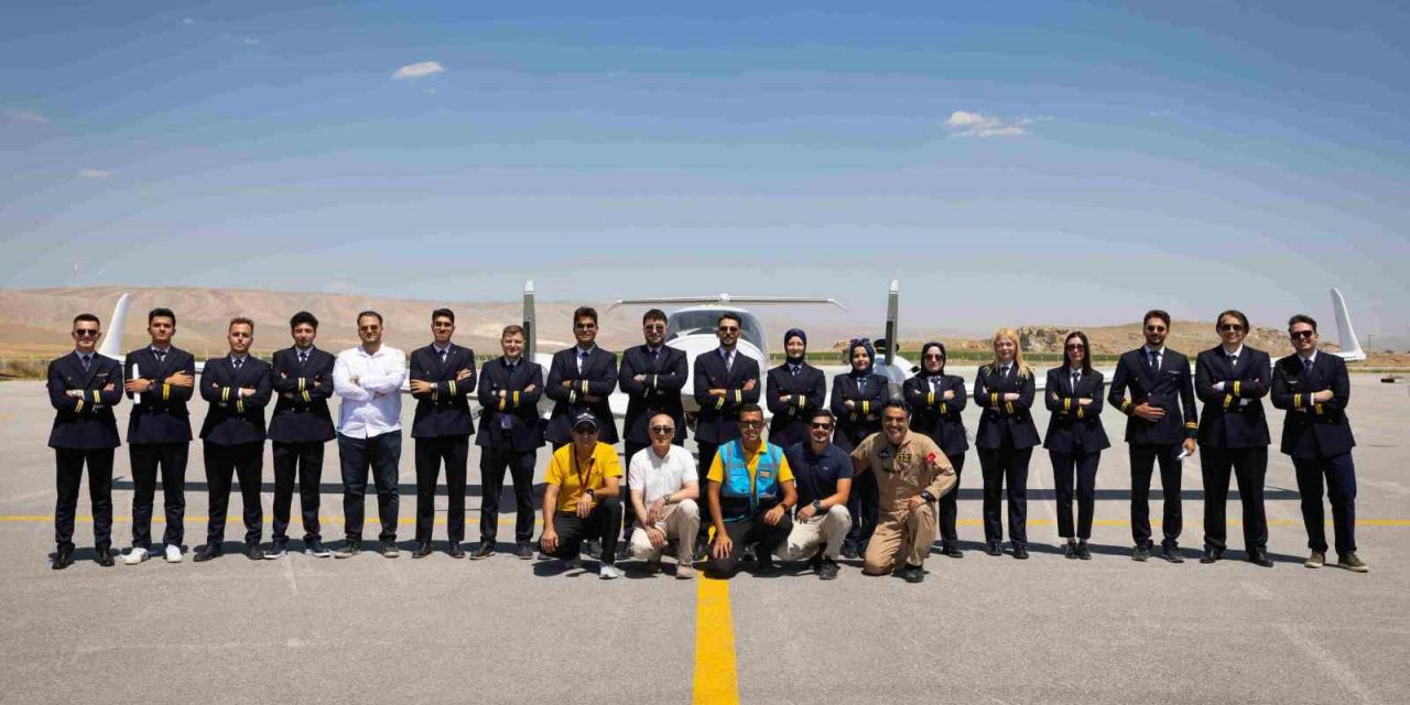 Kto Karatay Üniversitesi Havacılık Eğitim Kampüsünde "gurur Günü: Kaptanlık Yoluna İlk Adım Töreni" Gerçekleşti