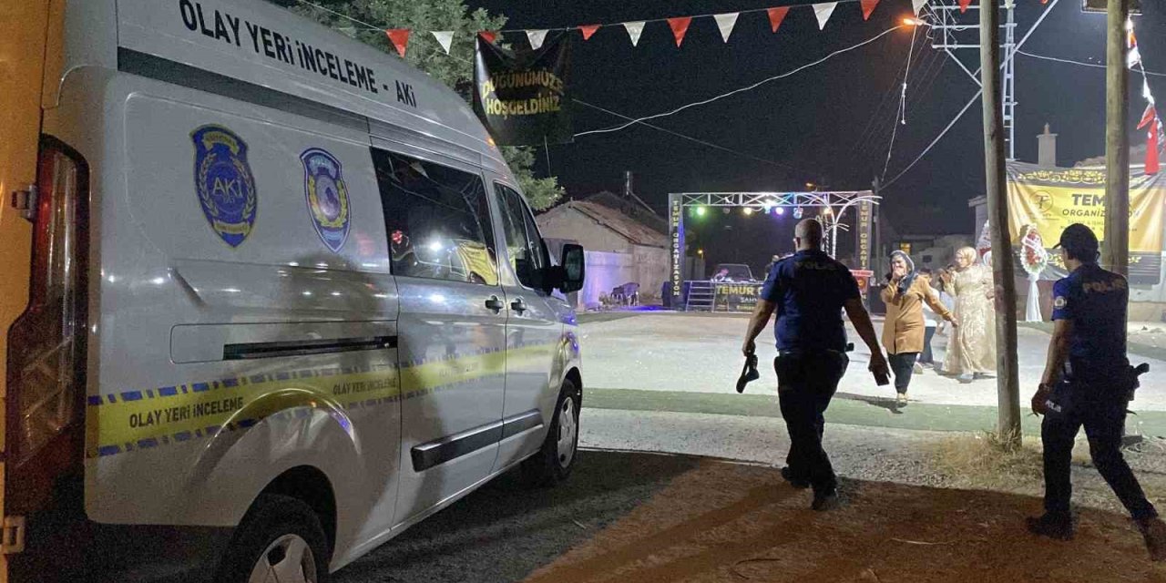 Düğünde Ateşlenen Tüfekten Çıkan Saçmalar 2 Kişiyi Yaraladı