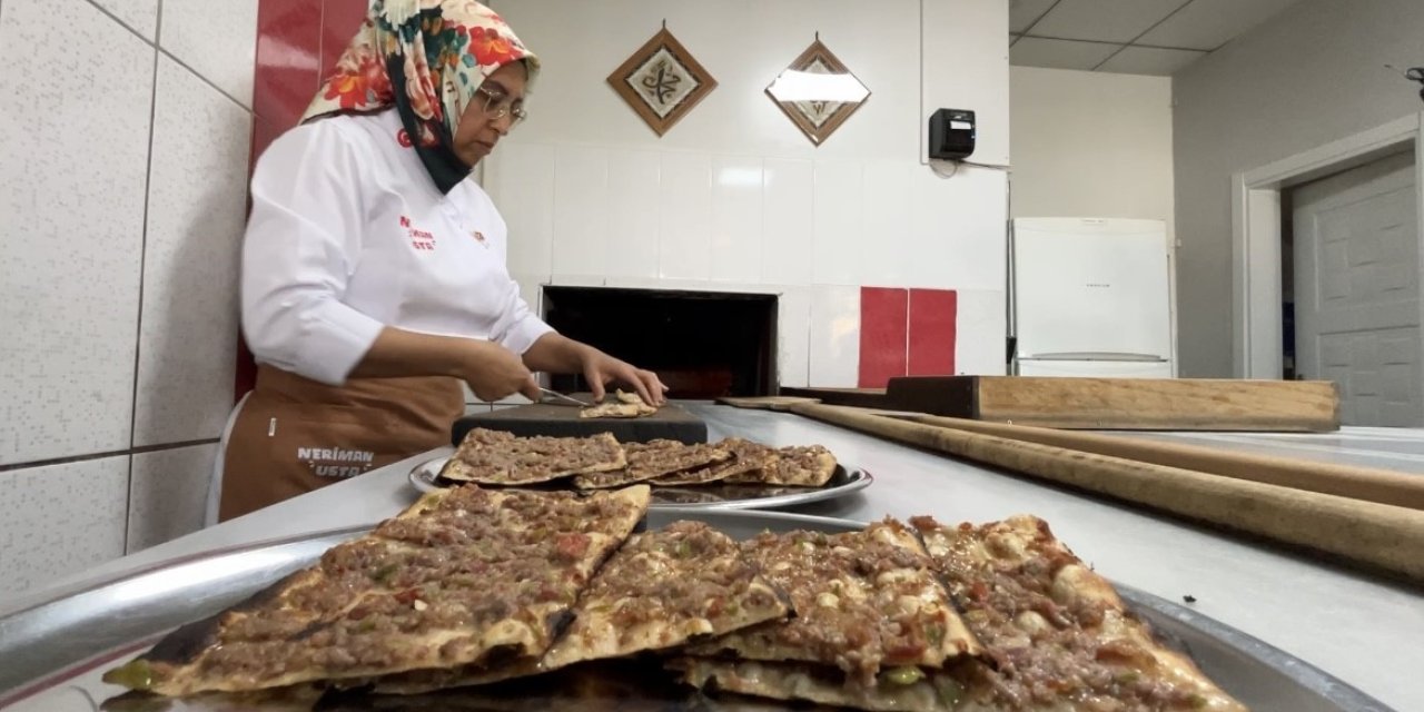 Konya’da Etli Ekmek Kadın Ustanın Elinde Lezzet Buluyor