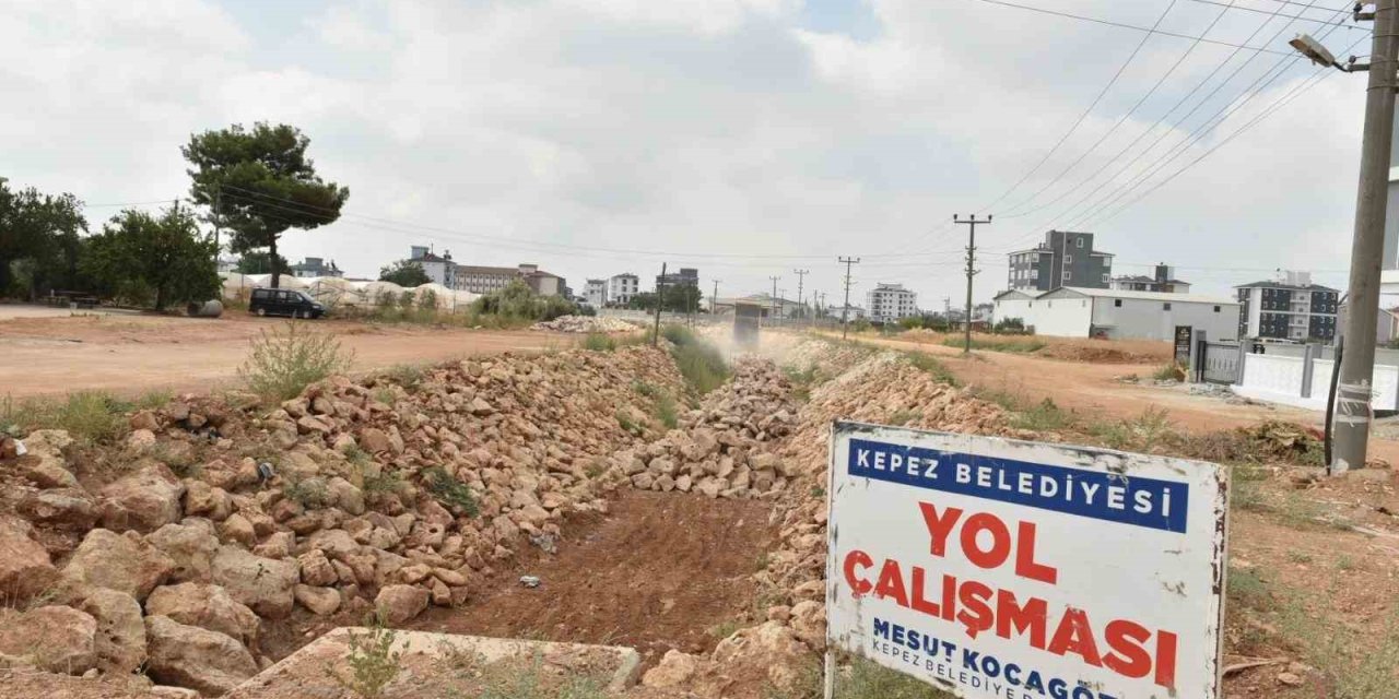 Kepez’in Demirel Mahallesi’nde Dere Islah Çalışması Yapıldı