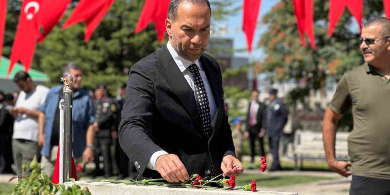 Başkan Özdemir: "o Karanlık Gecede Sadece Darbe Girişimi Engellenmedi"