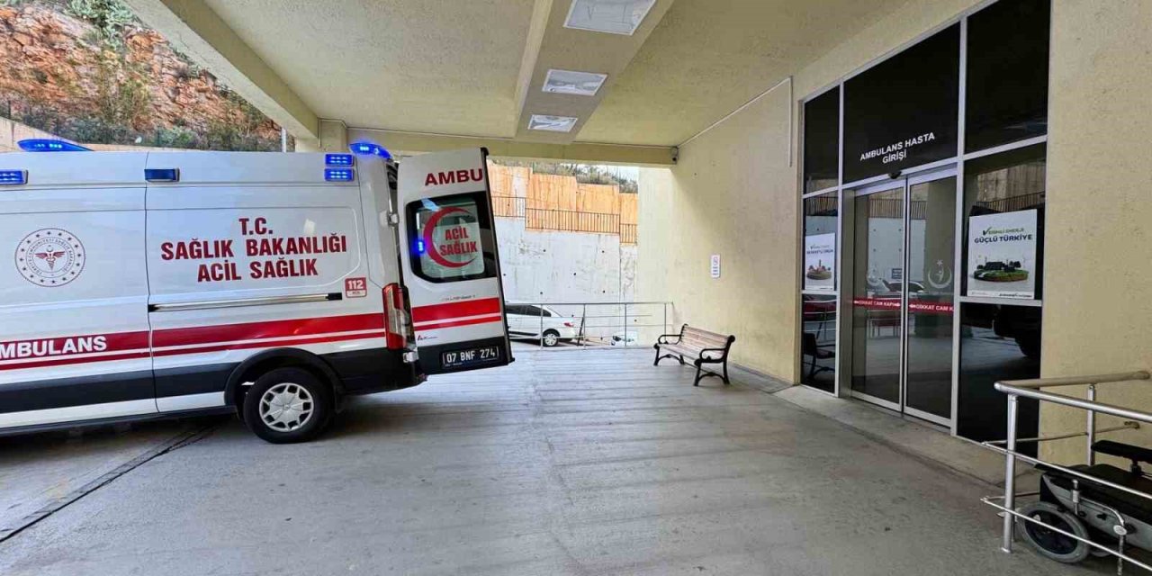 Gazipaşa’da İnşattan Düşen İşçi Ağır Yaralandı