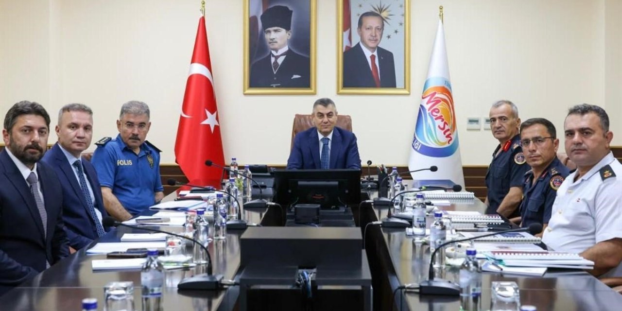 Mersin’de Asayiş Değerlendirme Toplantısı, Vali Toros Başkanlığında Yapıldı