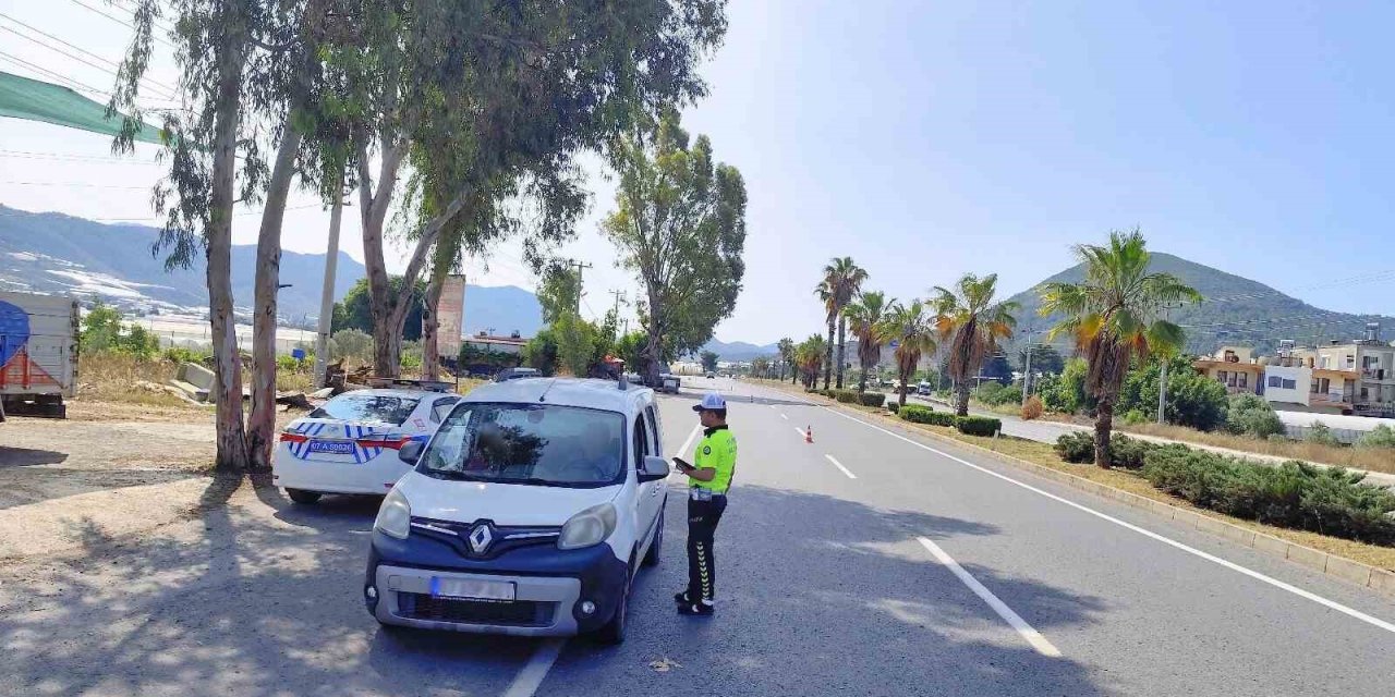 Antalya’da 1 Haftada 57 Bin Araç Denetlendi, 16 Bin Sürücüye Ceza