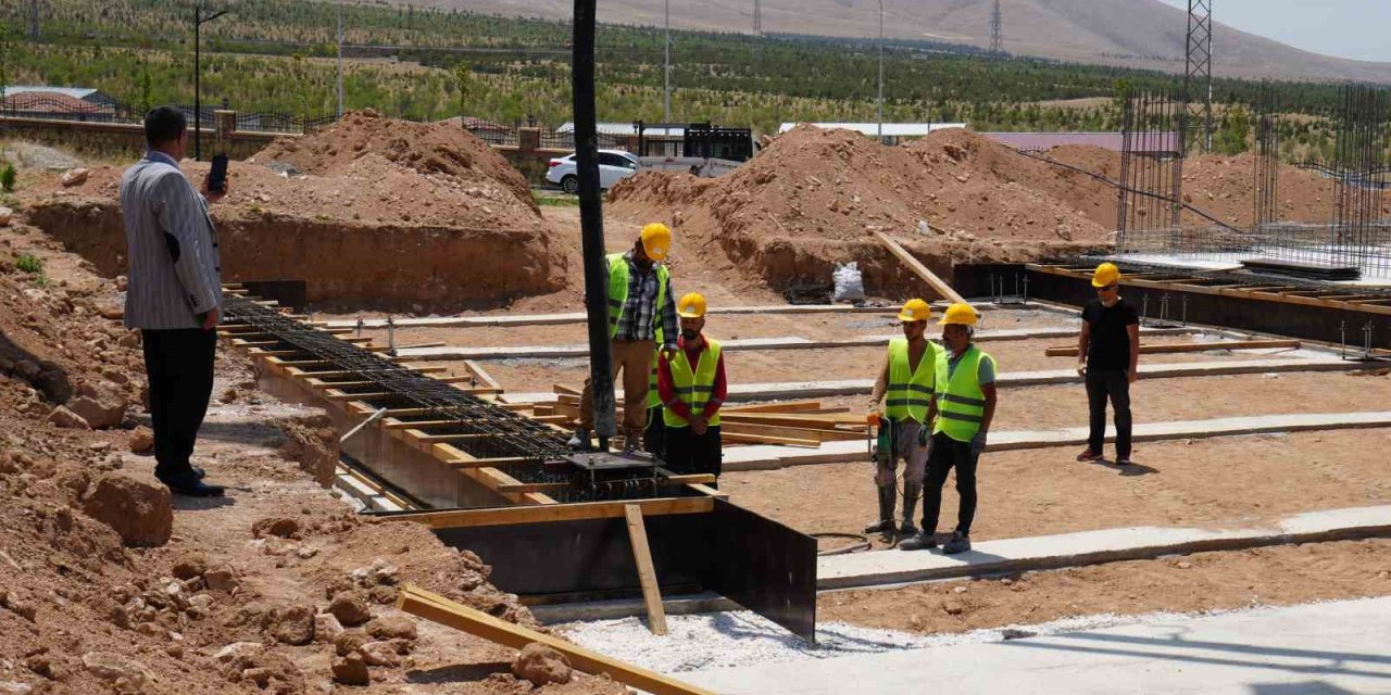 Niğde’de Hıdırlık Külliyesi’nin Temeli Atıldı