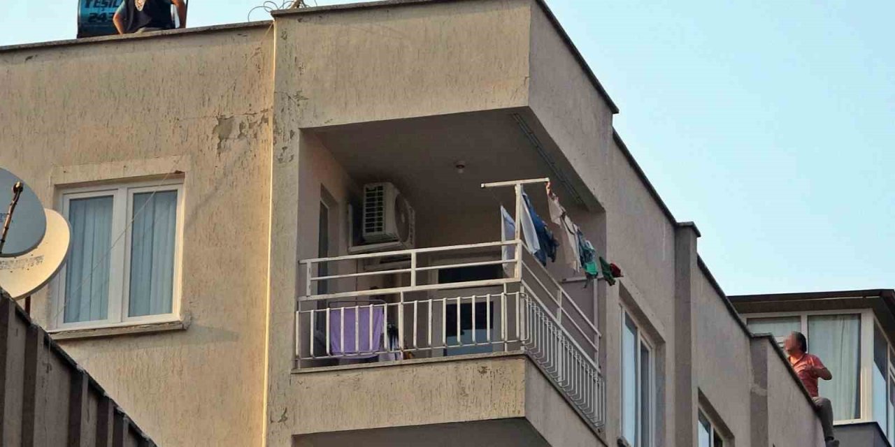 Karısına Kızıp Çatıya Çıktı, İtfaiye Erlerine Köşe Kapmaca Oynattı