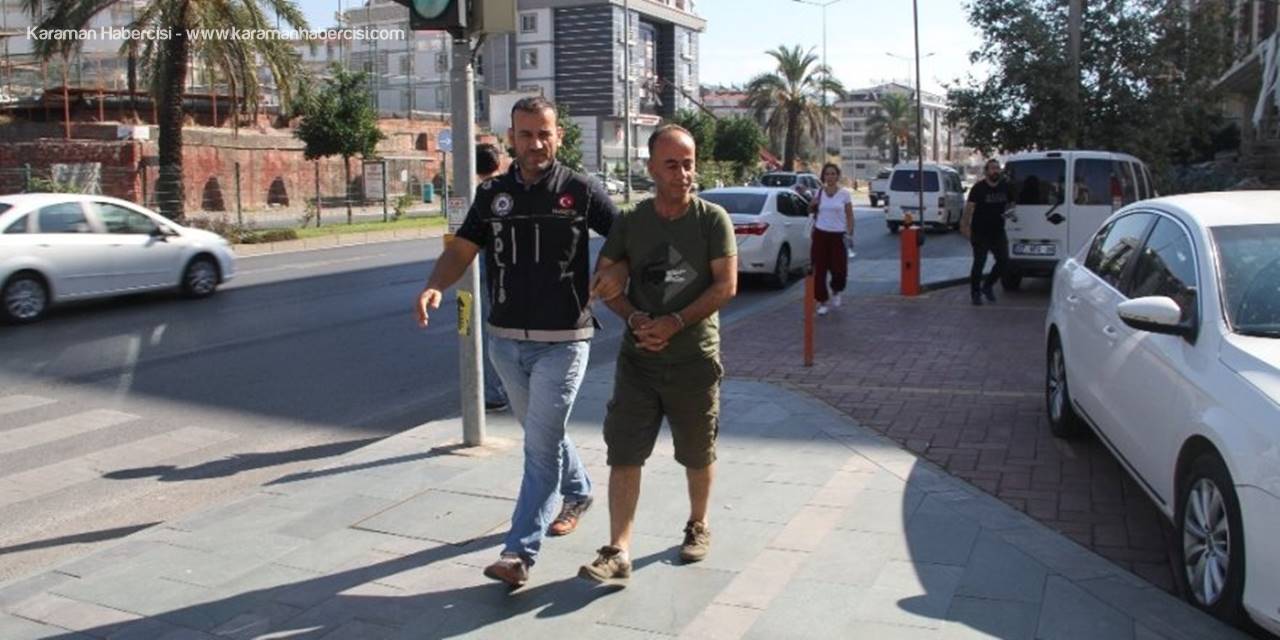 Alanya’da Polis Şüpheli Aracı Durdurdu Uyuşturucu Çıktı Kişiler Gözaltına Alındı