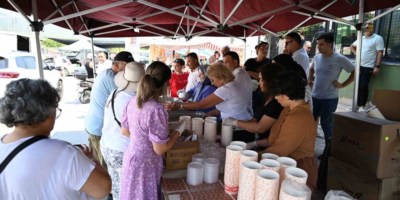 Kemer Belediyesi’nden Aşure İkramı