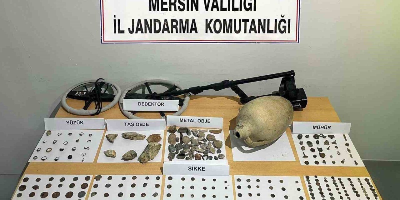 Mersin’de Tarihi Eser Operasyonu: 653 Parça Obje Ele Geçirildi