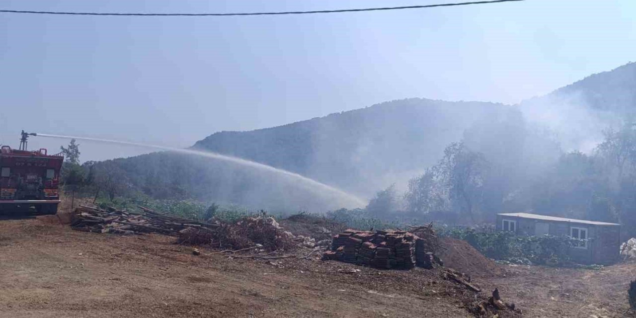 Kumluca’da Makilik Yangını 7 Dakikada Müdahale İle Kontrol Altın Alındı