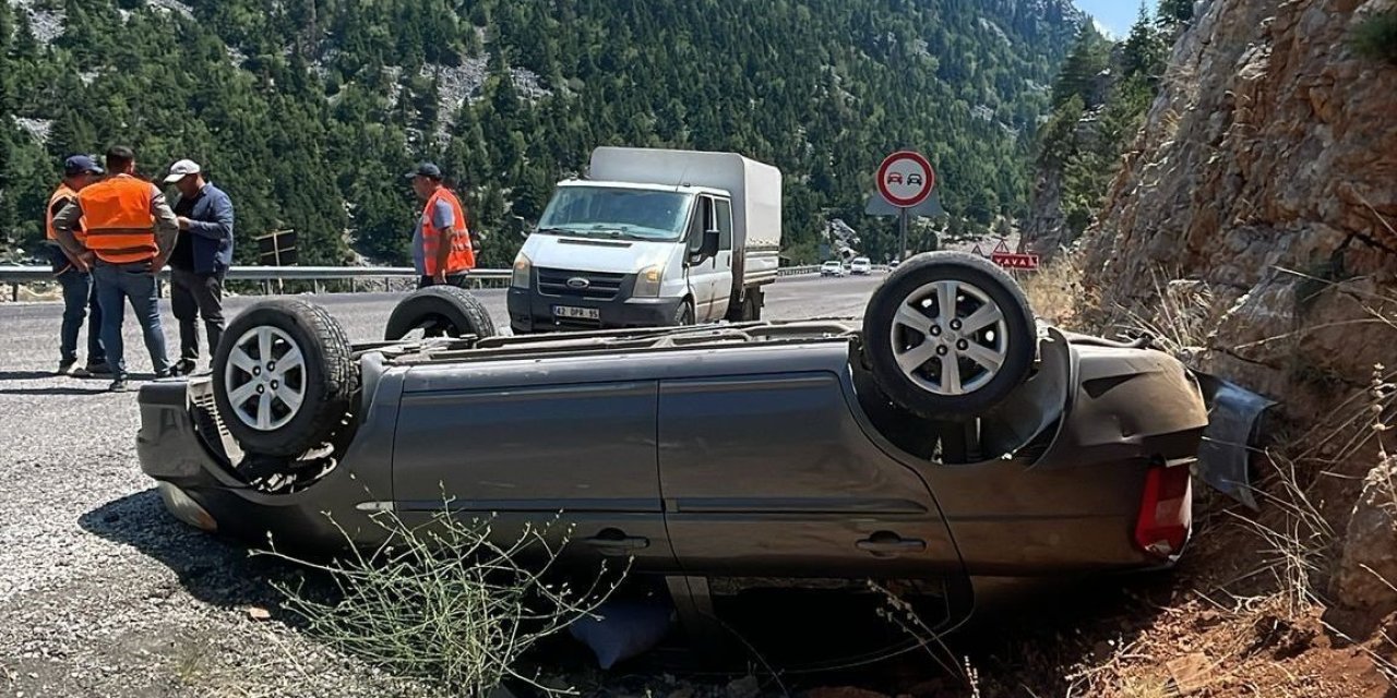 Akseki’de Otomobil Yoldan Çıkıp Takla Attı: 2 Yaralı