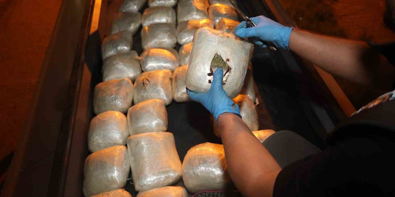 Yakıt Tankerine Zulalanmış 21.5 Kilo Uyuşturucu Ele Geçirildi