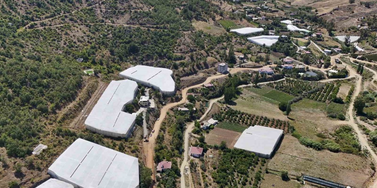 Mersin’de 8 Kilometrelik Kırsal Yol Yenilendi