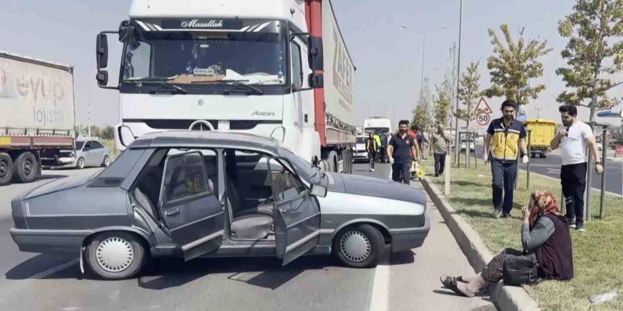 Aksaray’da Tır Otomobile Çarptı: 3 Yaralı