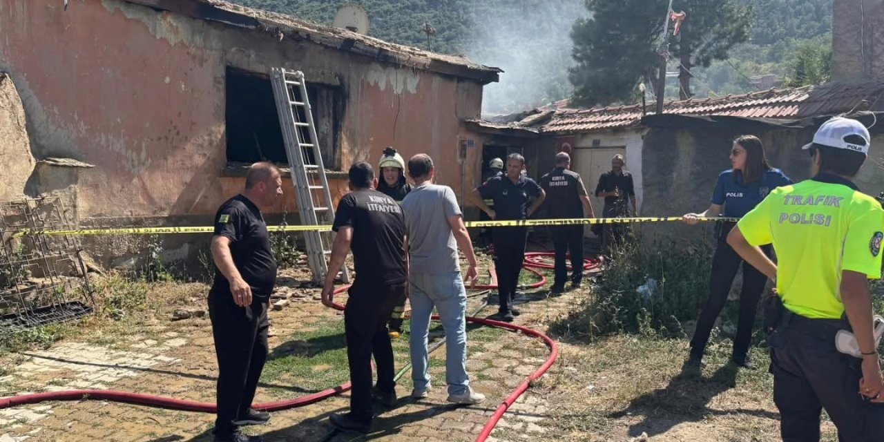Müstakil Evde Çıkan Yangında 1 Kişi Hayatını Kaybetti
