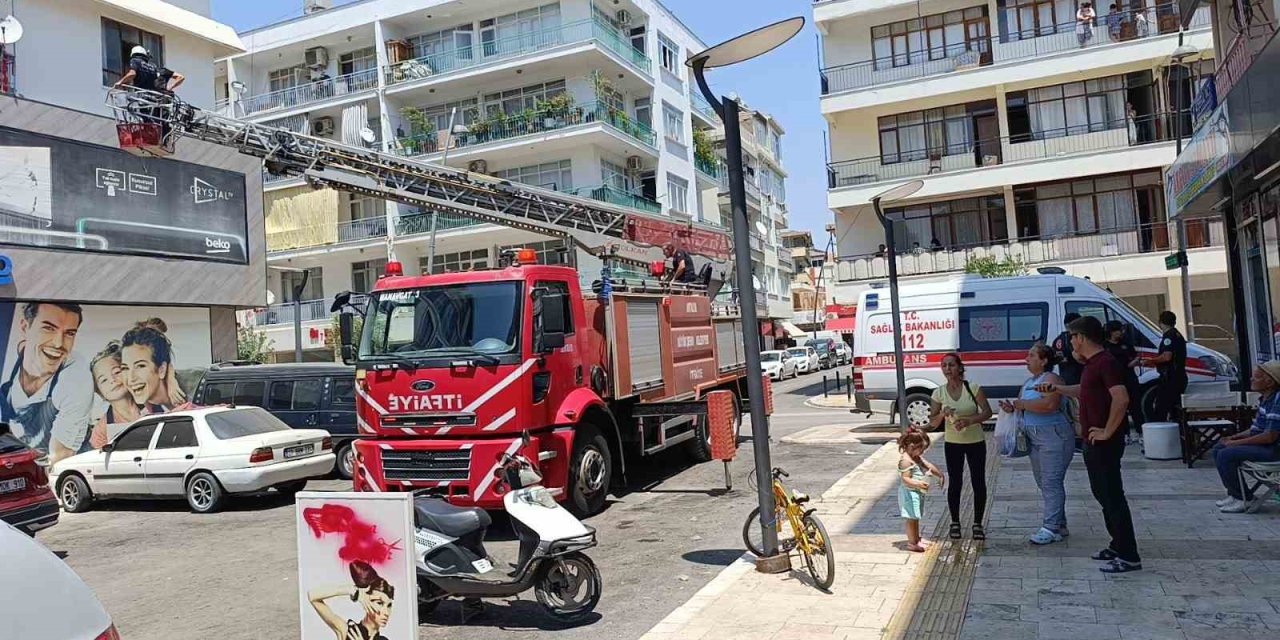 Annemin Hayatından Endişe Ediyorum Dedi, Ambulans, İtfaiye Ve Polis Ekipleri Alarma Geçti