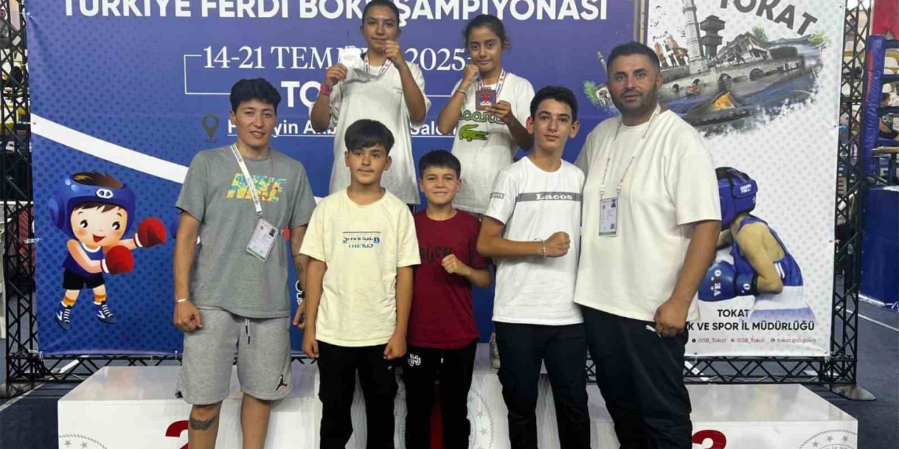 Karamanlı Boksörler, Tokat’tan 2 Madalyayla Döndü