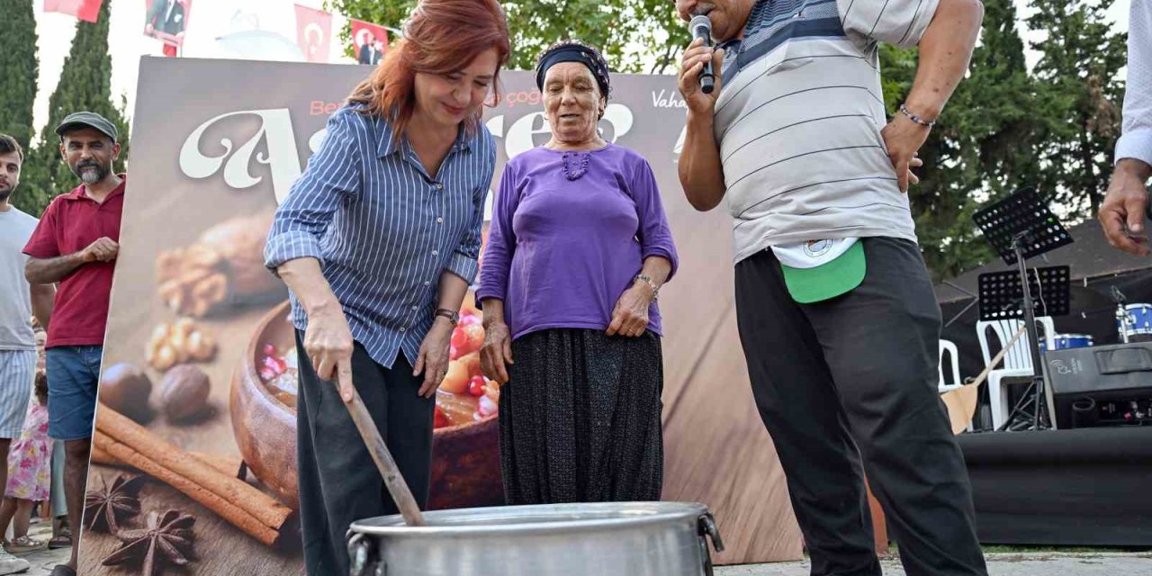 Mersin’de Kadınlar Geleneksel Aşure Etkinliğinde Bir Araya Geldi