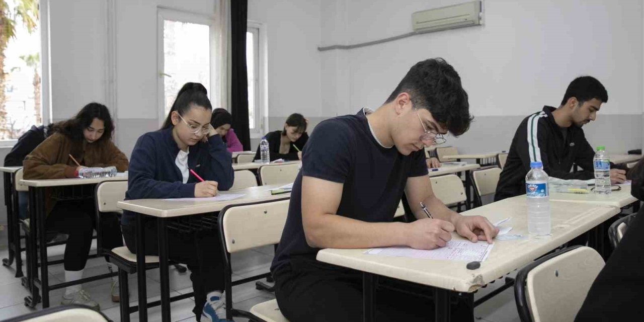 Mersin’de Yks Öğrencilerine Ücretsiz Tercih Danışmanlığı