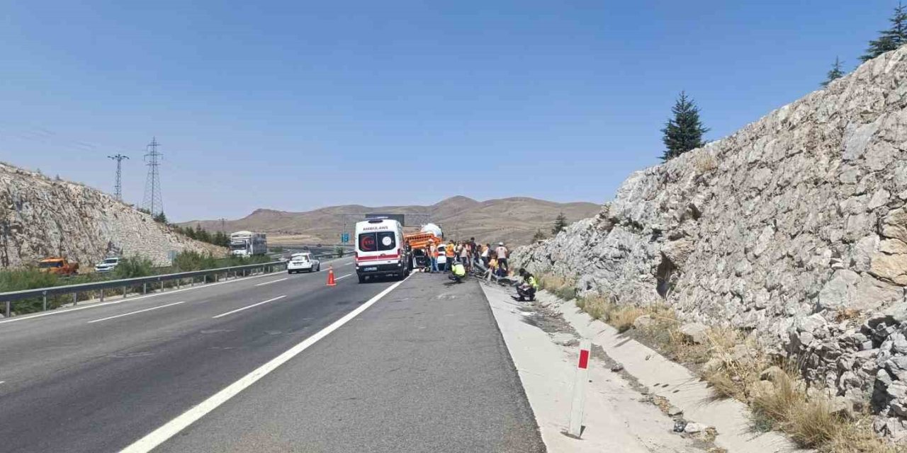 Niğde-adana Otoyolu’nda Kaza: 2’si Ağır 6 Yaralı
