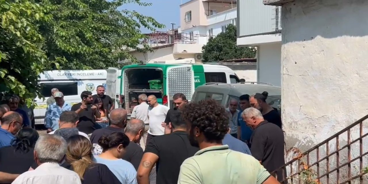 Mersin’de Ev Yangını: 2 Çocuk Annesi Kadın Hayatını Kaybetti