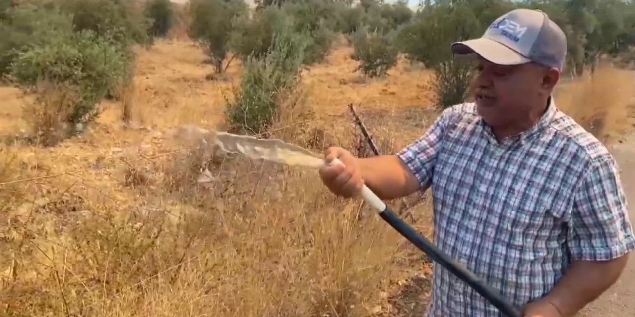 Antalya’da Alevlerin Yaklaştığı Mahallede Vatandaşlar Hortumlarla Nöbette