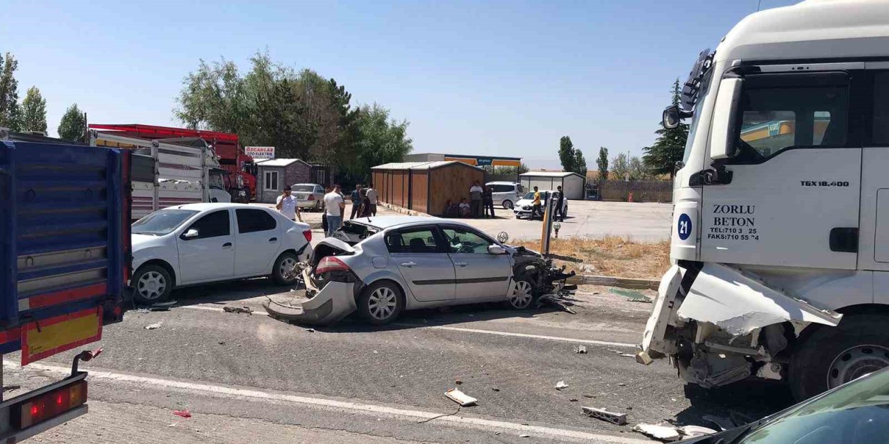 Ereğli’de Zincirleme Trafik Kazası: 4 Yaralı