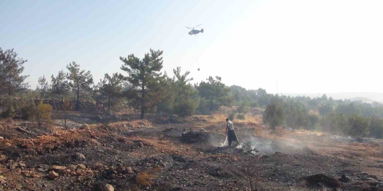 Mersin’deki Orman Yangınına 3 Helikopter Ve Arazözlerle Müdahale Ediliyor