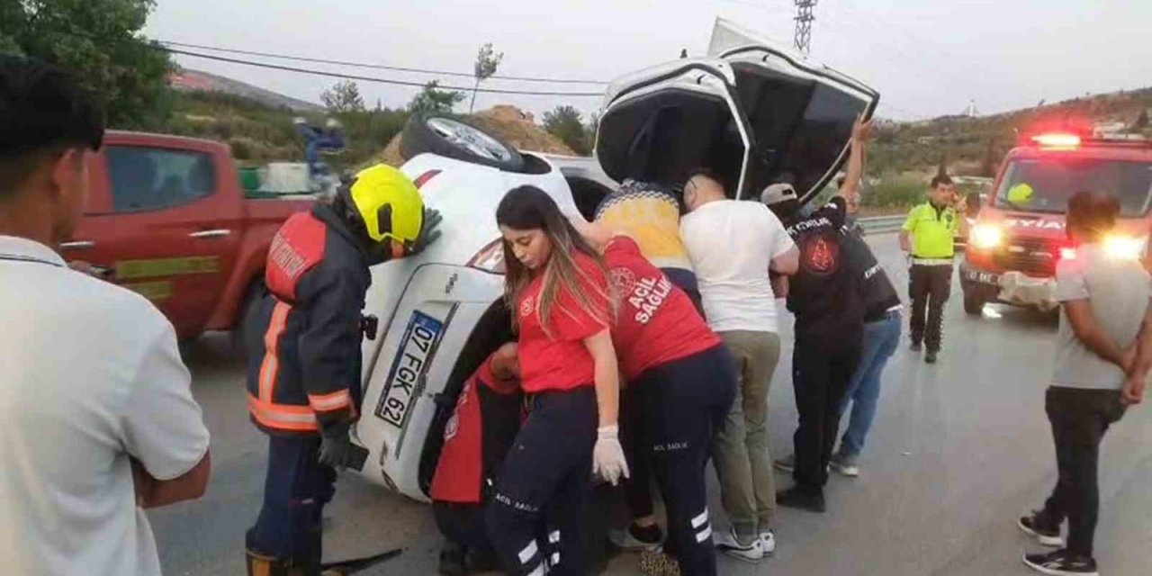 Mersin’de Otomobil Takla Attı, Sürücü Yaralandı