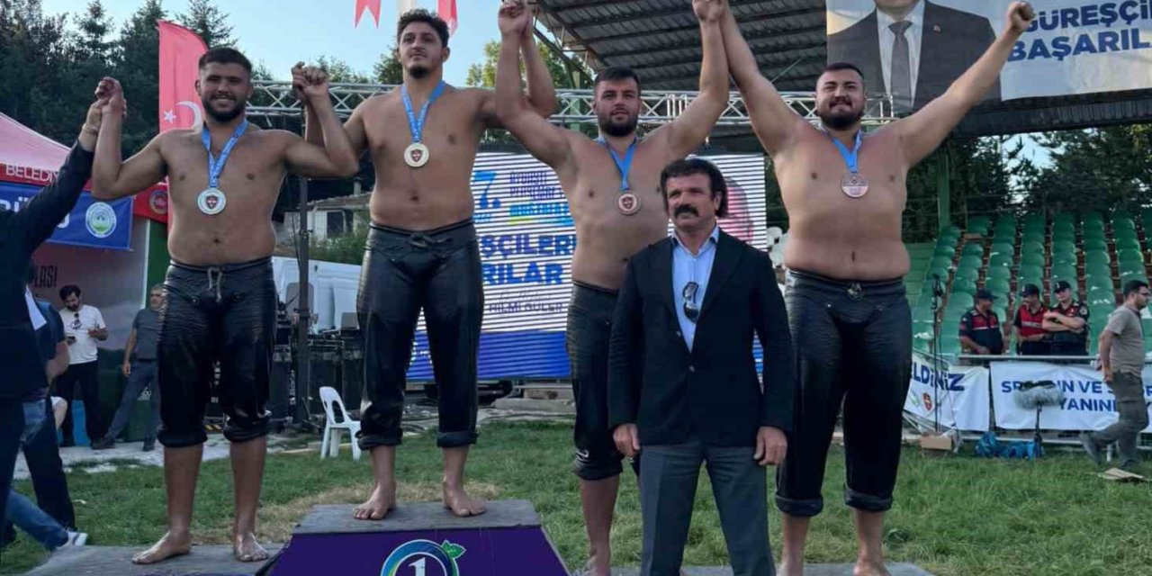 Kemer Belediyesi Güreşçileri Kürsüye Çıktı