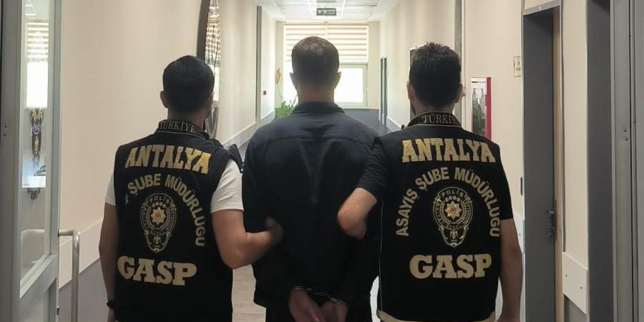 Oyuncak Tabanca İle İş Yeri Soymaya Çalıştı