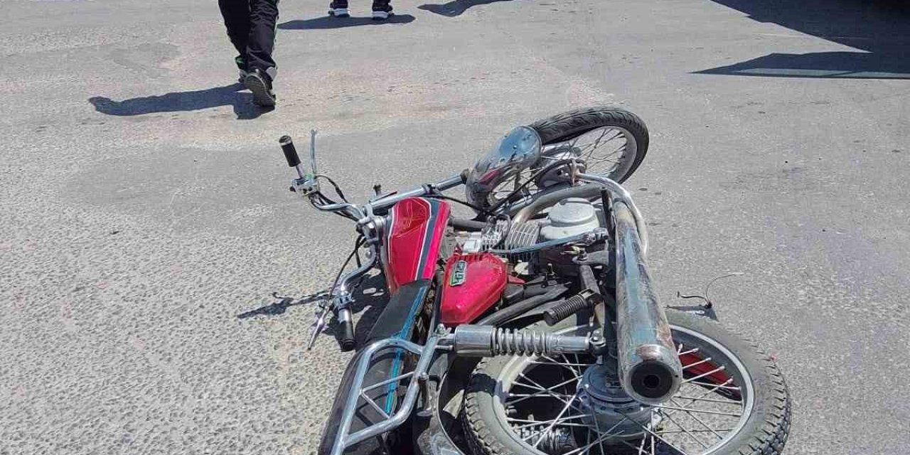 Karapınar’da Motosiklet İle Kamyonet Çarpıştı: 1 Yaralı
