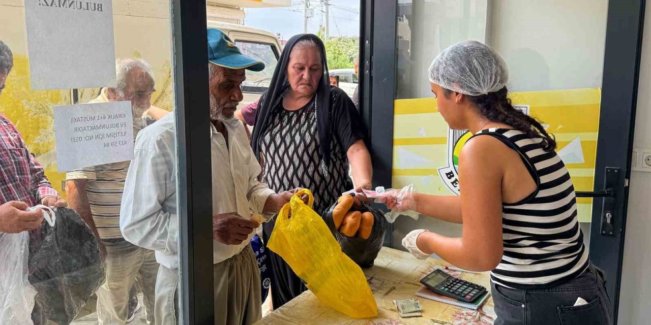 Tarsus Belediyesinden ’halk Ekmek’ Büfeleriyle Hem Gıda Desteği Hem Kadın İstihdamı
