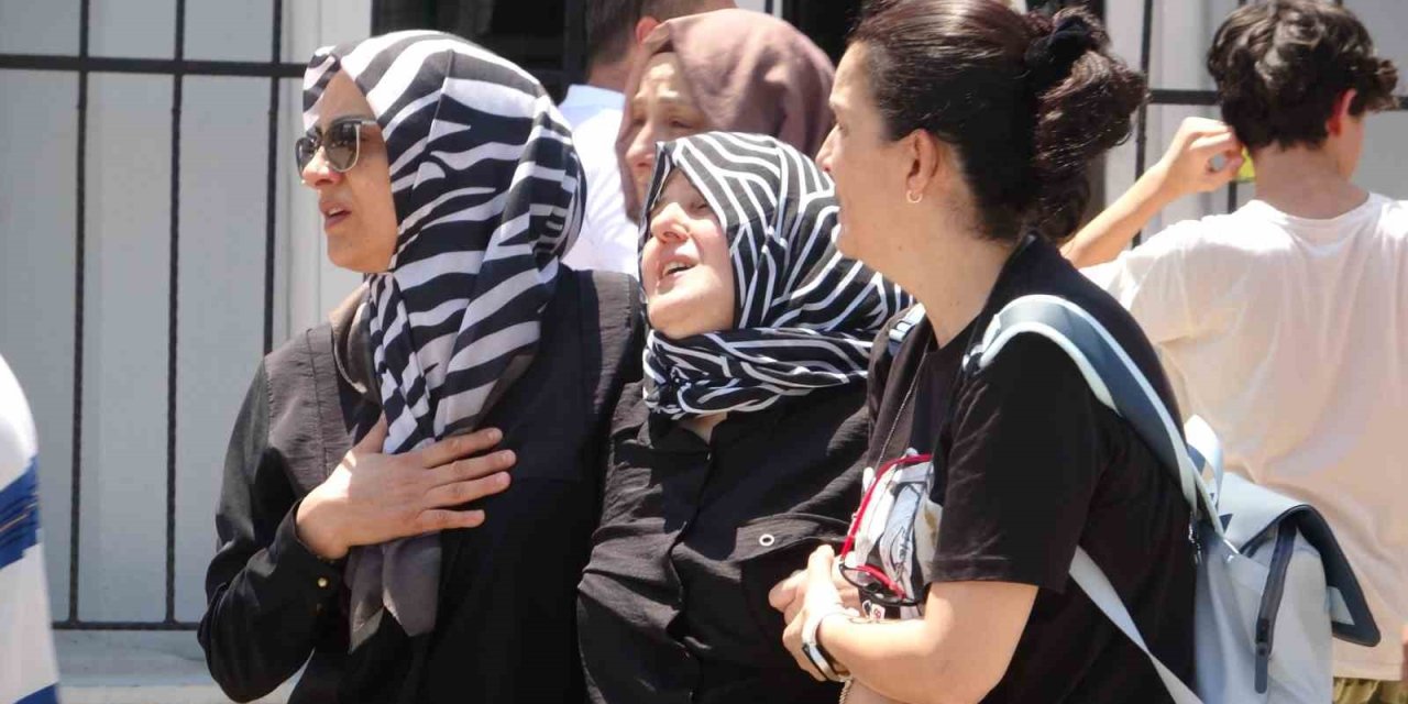 Acılı Annenin Feryadı Yürekleri Dağladı