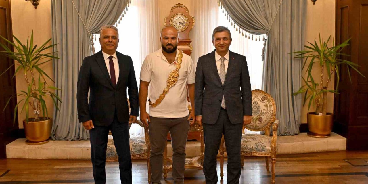 Vali Şahin, Kırkpınar Başpehlivanını Ağırladı