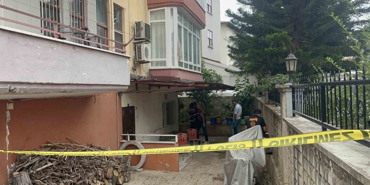Alanya’da Evinin Önünde Ölü Bulundu
