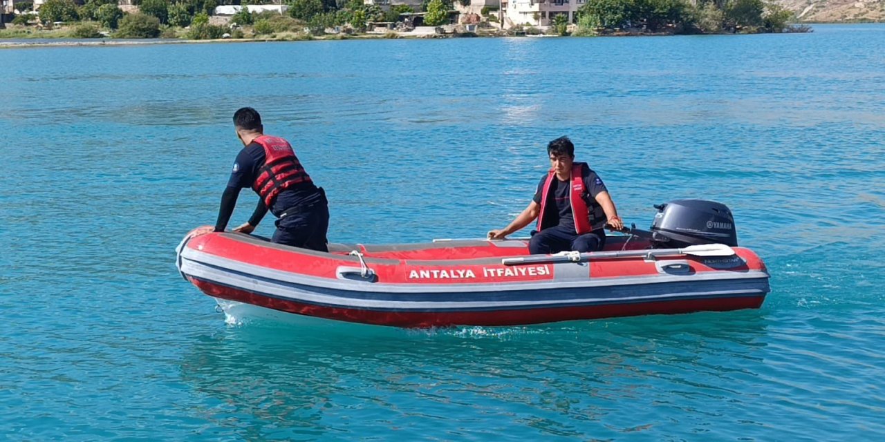 Yeğeninin Düşen Terliğini Almak İçin Girdiği Baraj Gölünde Kayboldu