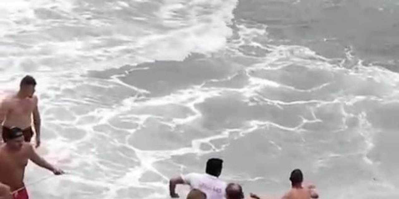 Boğulma Tehlikesi Geçiren Genç İçin Seferber Oldular