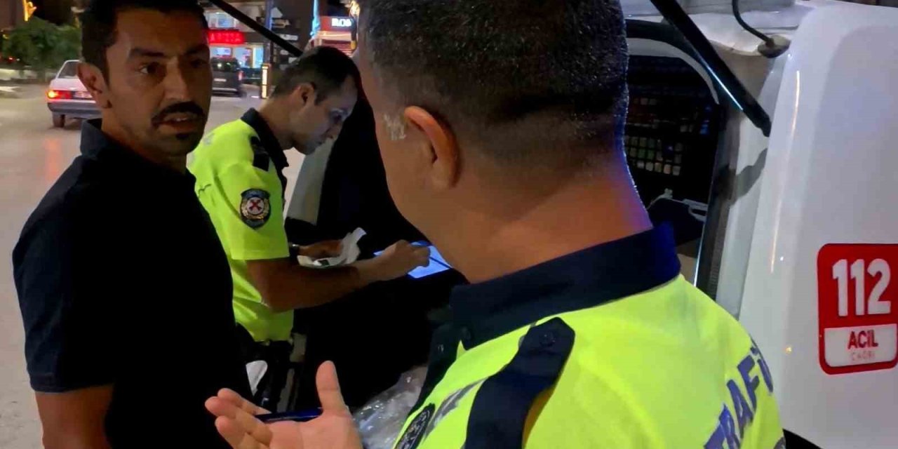 Direksiyon Başında Alkollü Yakalandı, "ehliyetimi Alamazsın" Dedi