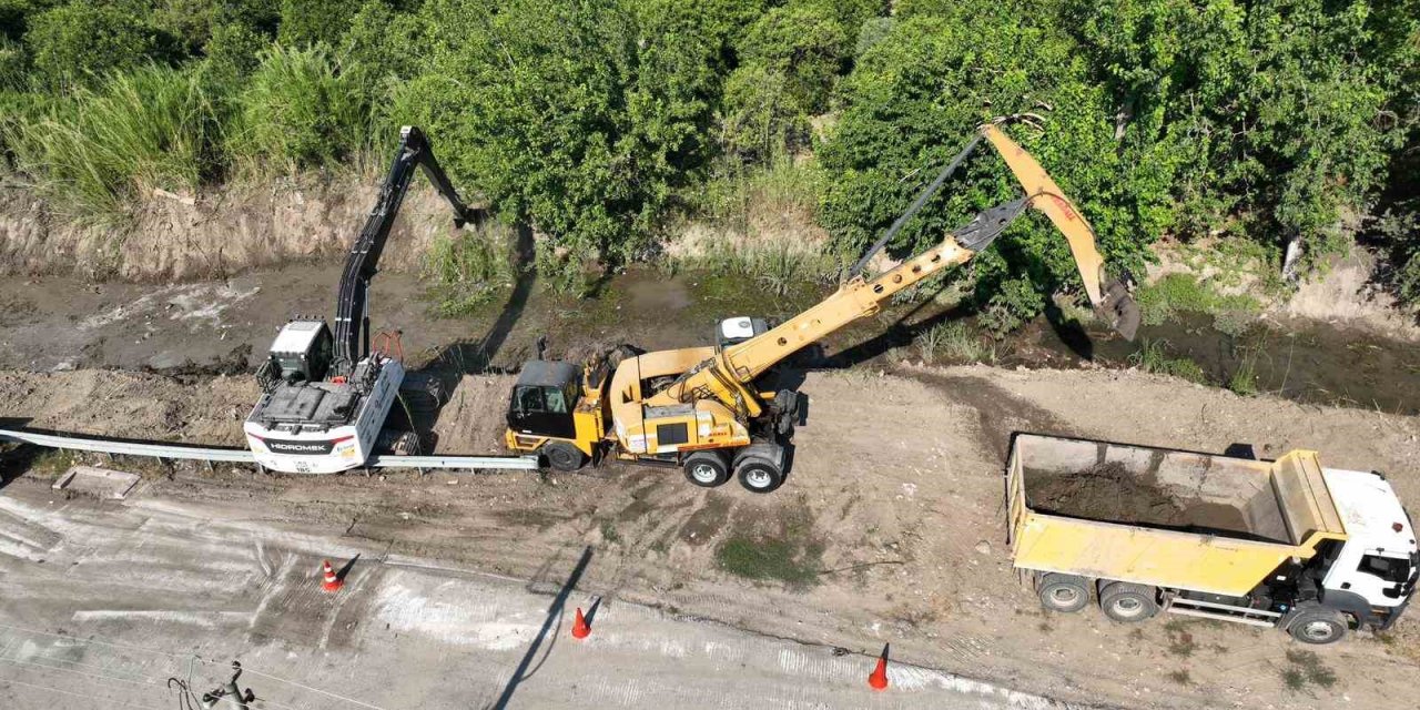 Asat’tan Sarısu’da Kışa Hazırlık Temizliği