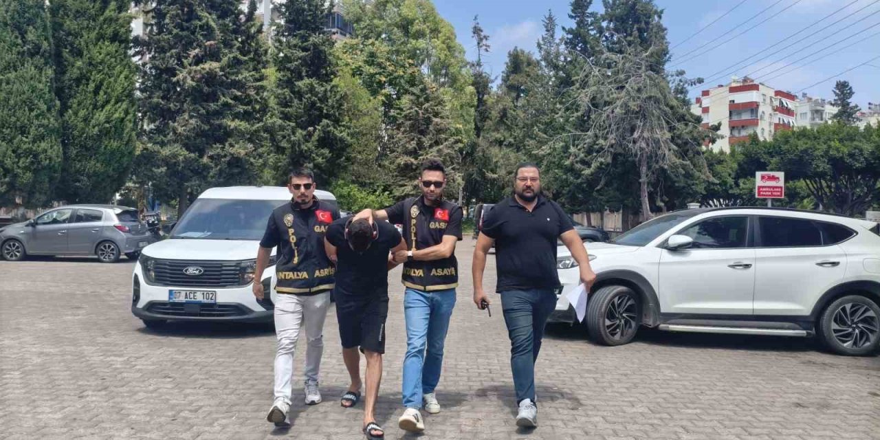 Kuyumcudan 18 Bilezik Gasbeden Şüpheli: "param Bitti, İhtiyacım Vardı"