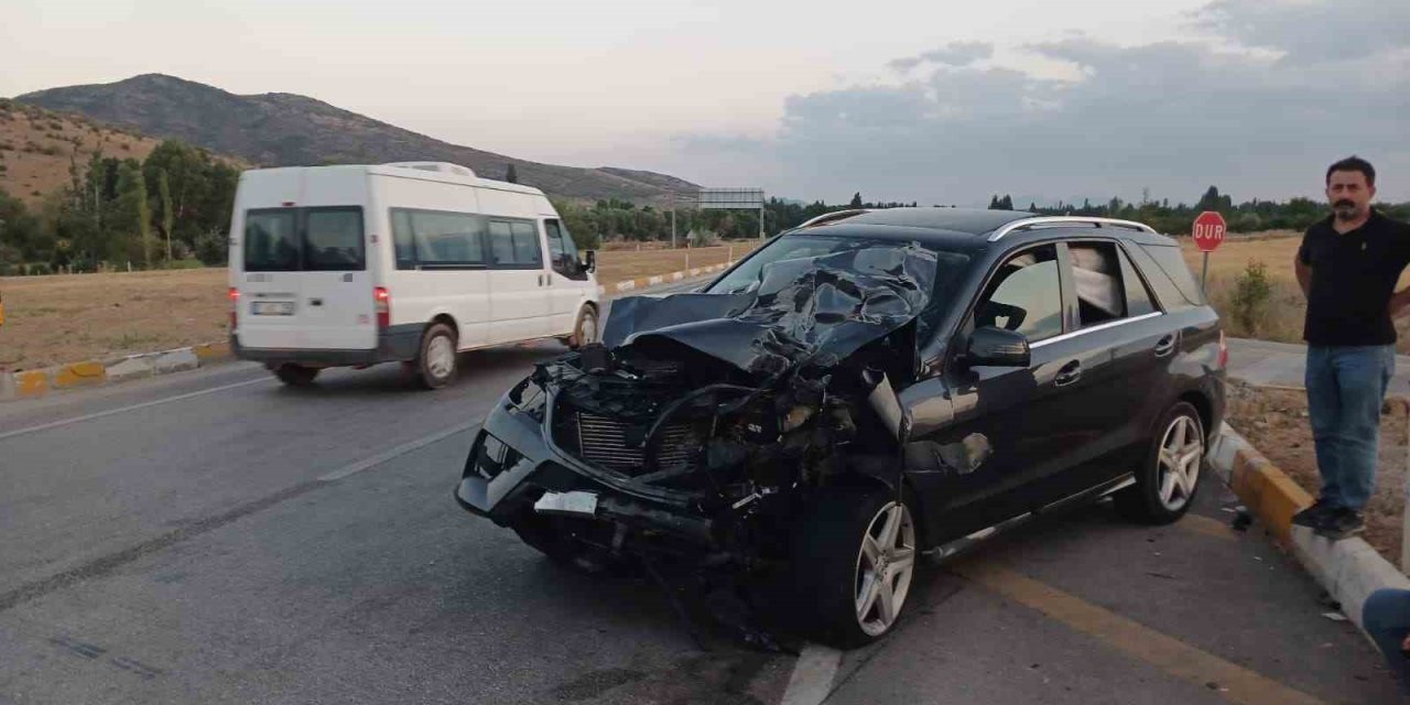 Beyşehir’de Meydana Gelen Üç Ayrı Trafik Kazasında: 6 Kişi Yaralandı