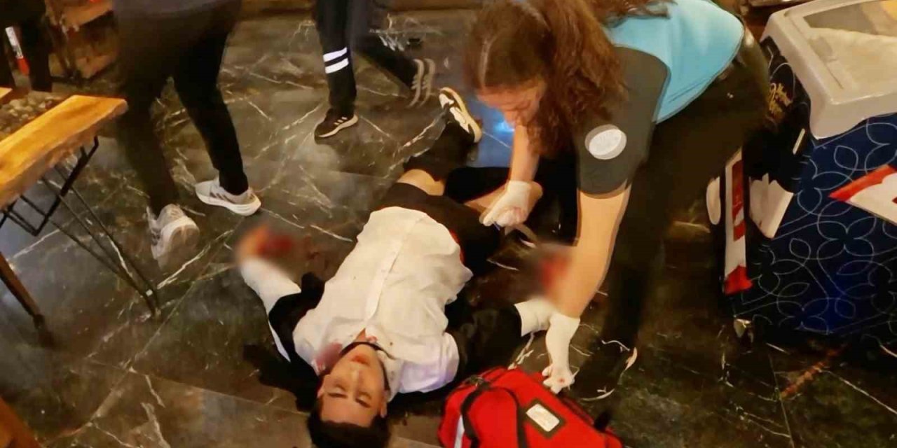 Eski Koca Restoran Basıp Dehşet Saçtı: 4 Kişi Yaralandı