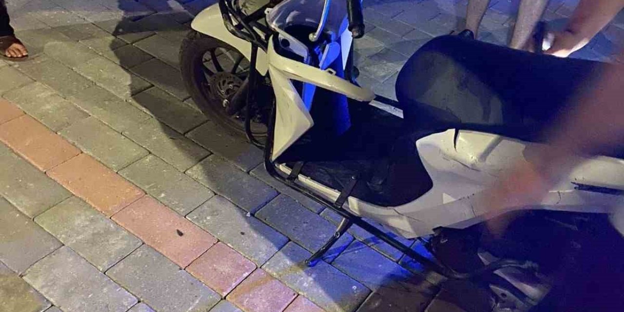 Otomobille Motosiklet Çarpıştı: 1 Yaralı