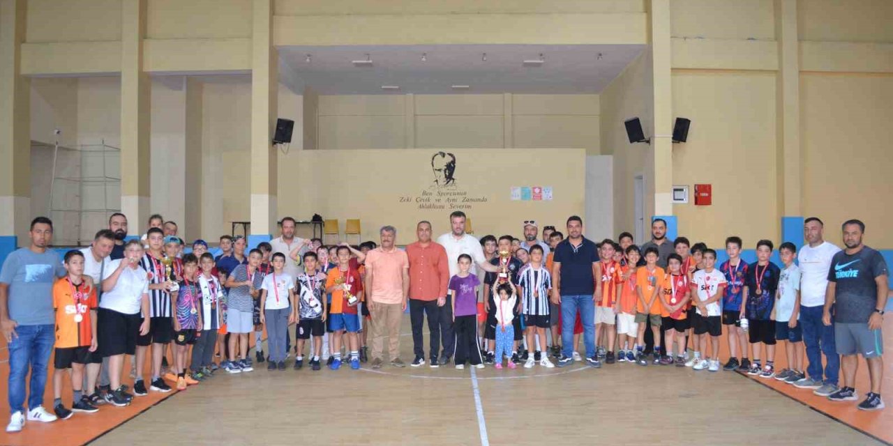 Aksu’da Yaz Kur’an Kursları Futbol Turnuvası Sona Erdi