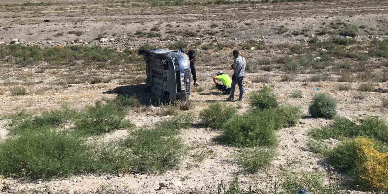 Kontrolden Çıkan Otomobil Takla Attı: 5 Yaralı