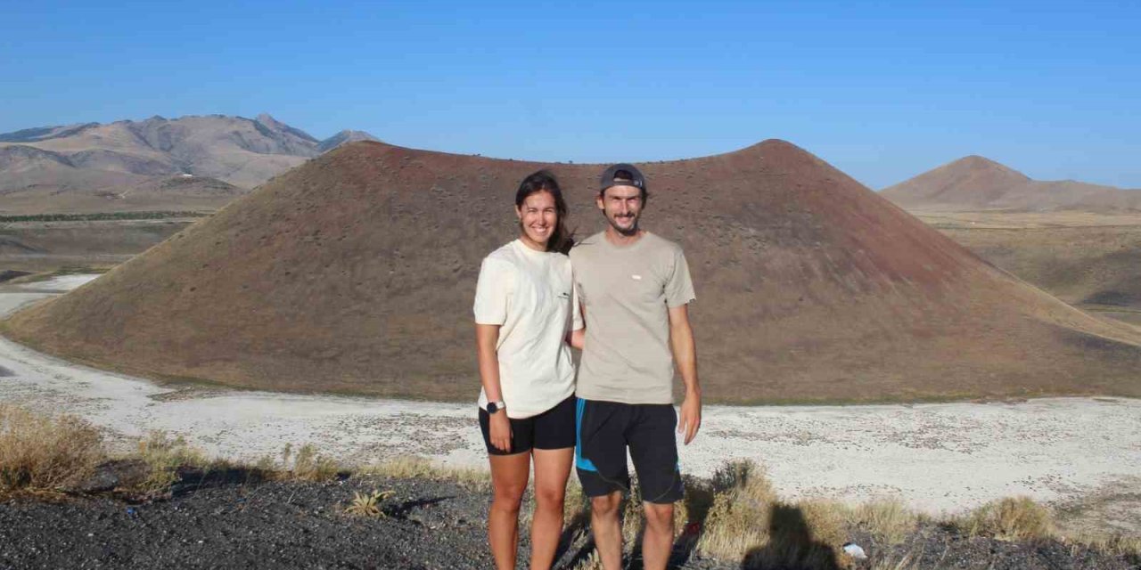 Dünya Turuna Çıkan İsviçreli Çift Meke Gölü’nde