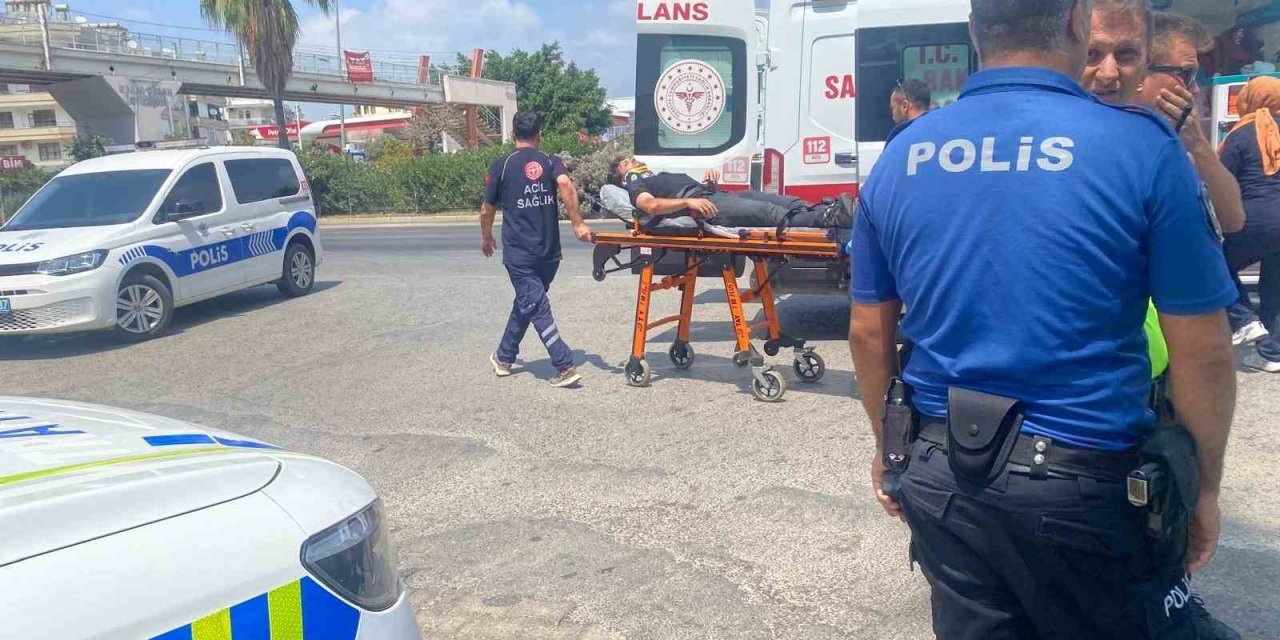 Antalya’da Motosikletten Düşen Sürücü Yaralandı